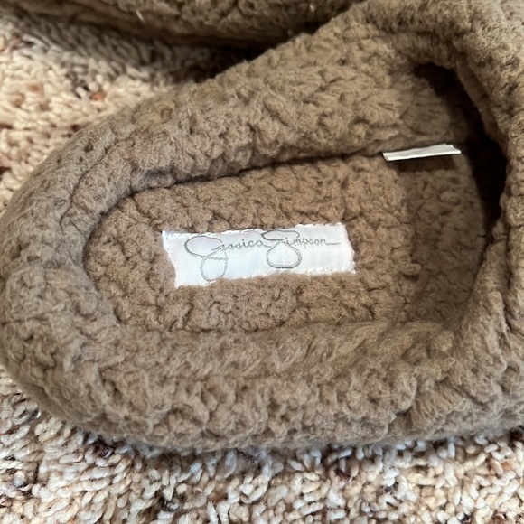 NWT Jessica Simpson brand women’s slippers size M (7-8) - Picture 3 of 3